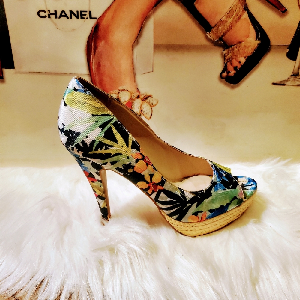 Apt 9 Multicolored Peep Toe Pumps